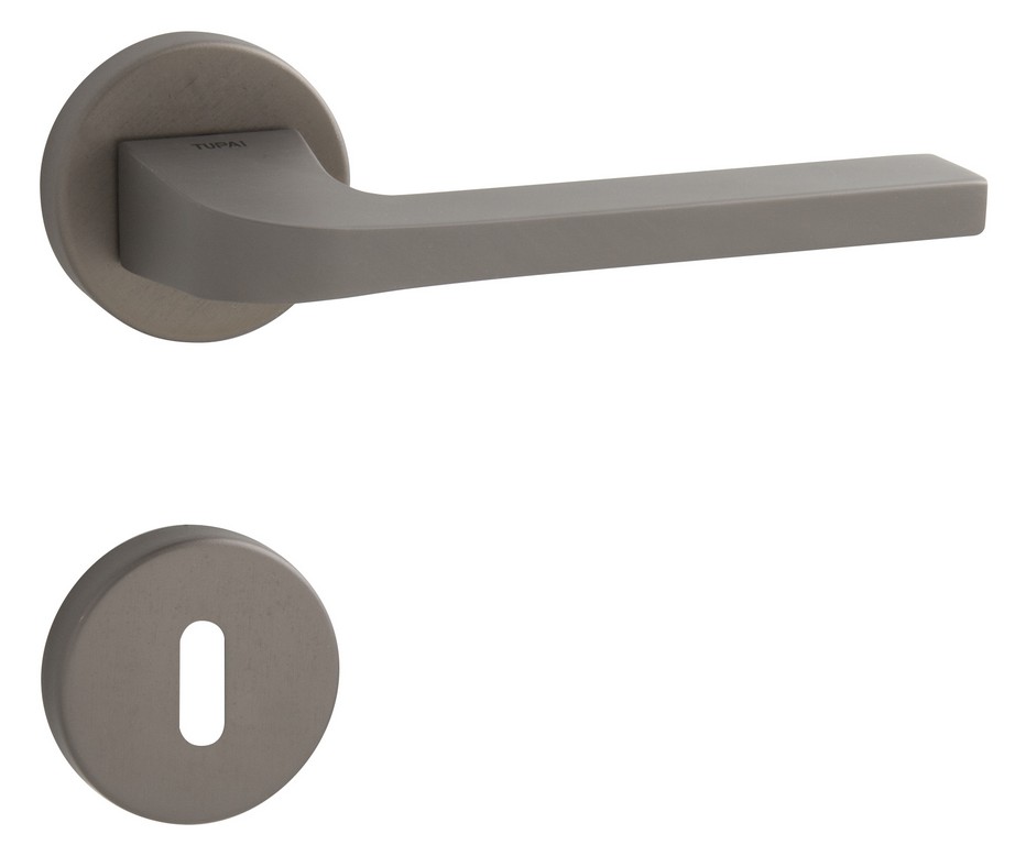 carmen-titan-korrozettas-kilincs