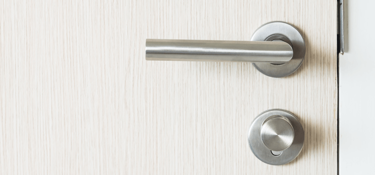 egyedi méretű beltéri ajtó